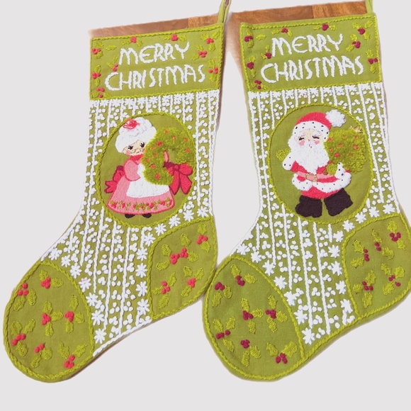 Bernat Vtg Holiday Ideas 18” Mr & Mrs Christmas Stitchery Finished Stockings
